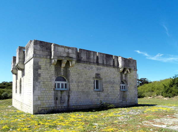 http://www.cestenfrance.fr/wp-content/uploads/2013/05/17FortDuGrouin01.jpg