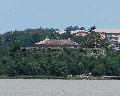 Fort Paté vu du Fort Médoc