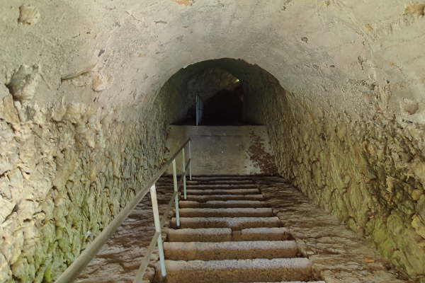 Descente à Une caponière